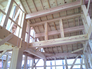 極太国産ヒノキを採用